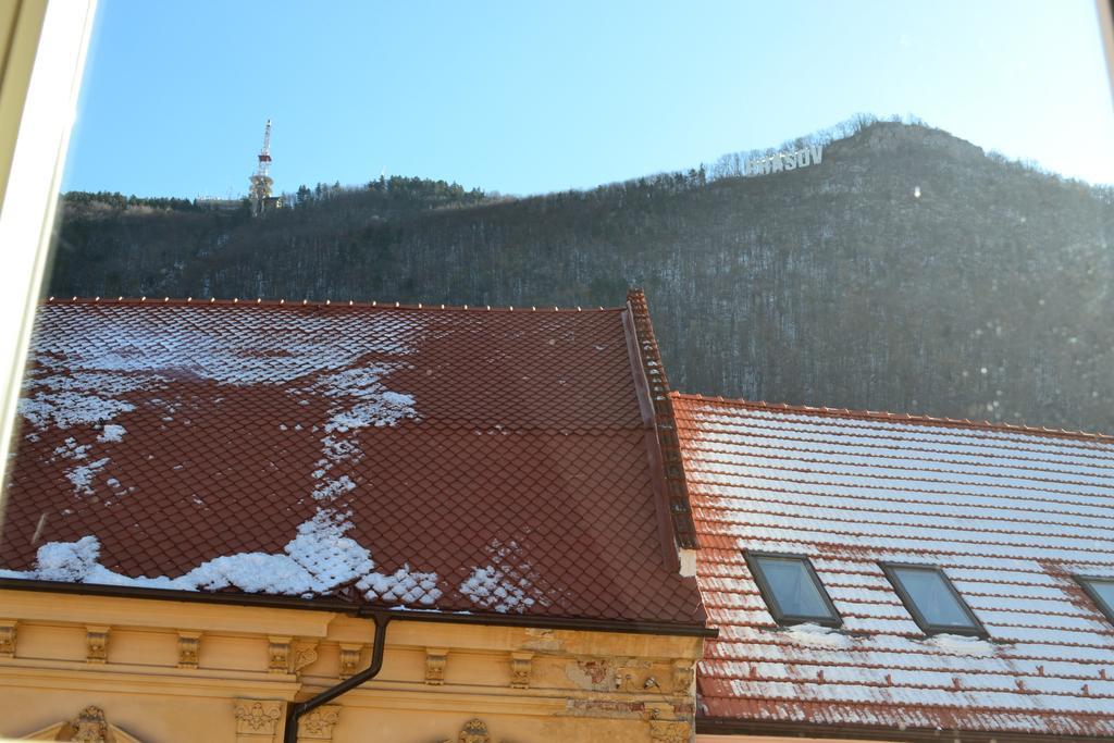 Hôtel Casa Fanarilor à Braşov Extérieur photo